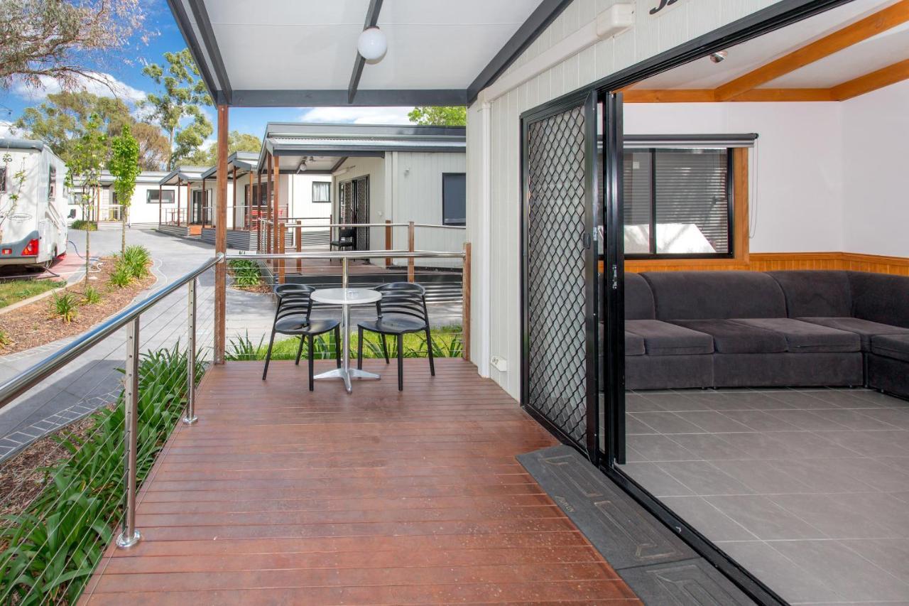 Three Bedroom Deluxe Villa Unit 8 Berth